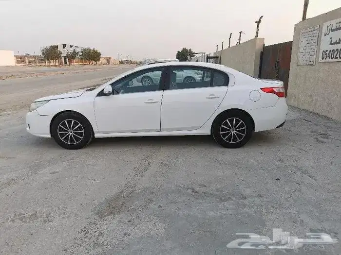 للبيع رينو سافران 4 سلندر موديل 2012 13