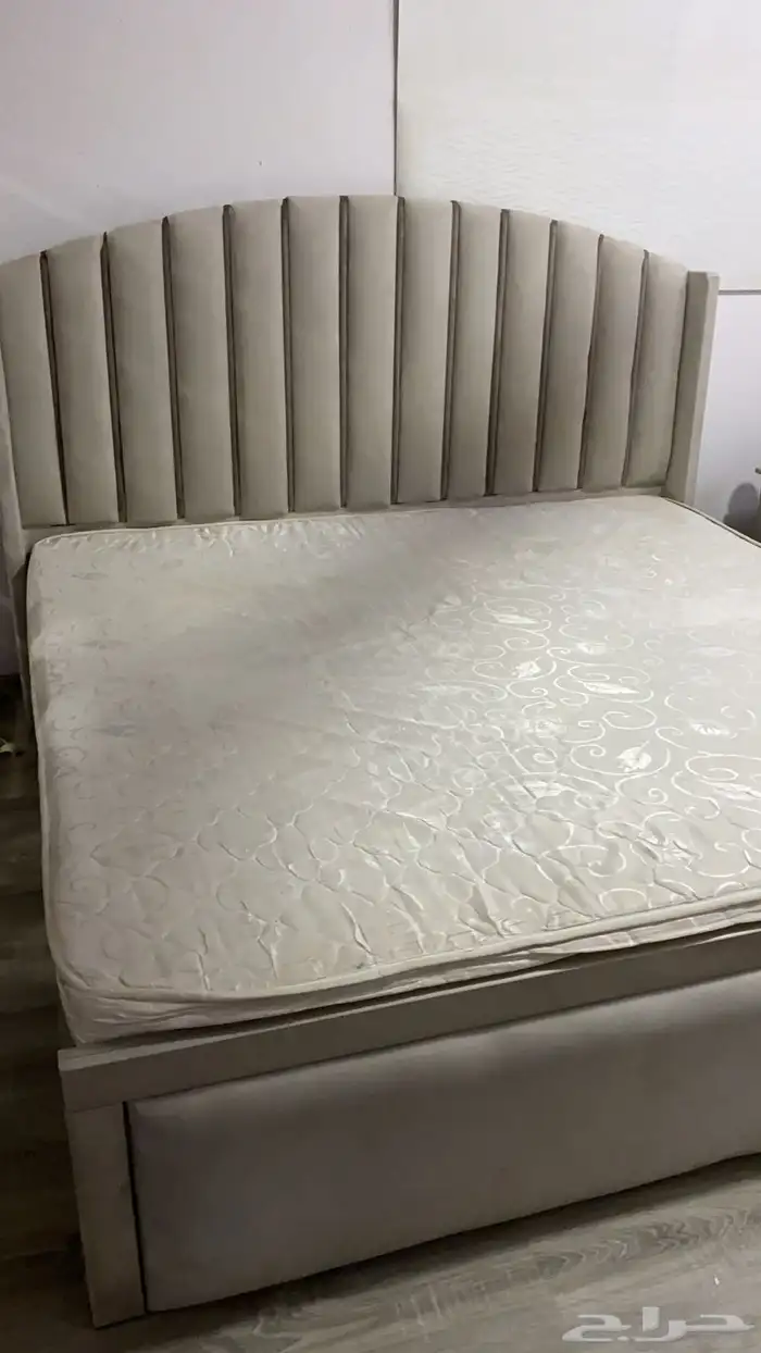 سرير نفرين 0