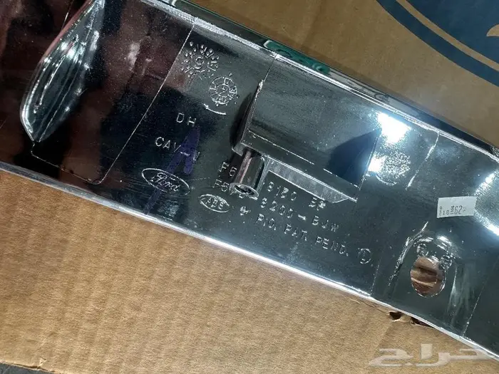 اطار شبك تاون كار اصلي وشبك ماركيز اصلي 2