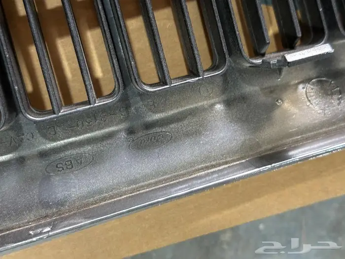 اطار شبك تاون كار اصلي وشبك ماركيز اصلي 4