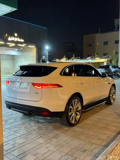 جاكوار اف بيس 0