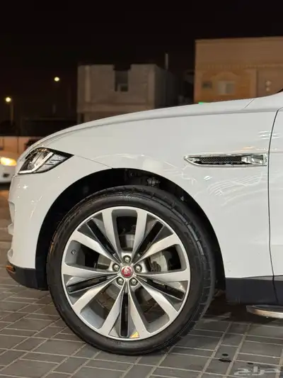 جاكوار اف بيس 1