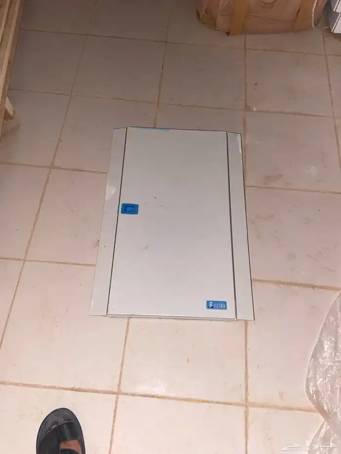 ادوات انذار حريق مع ادوات كهرباء 6