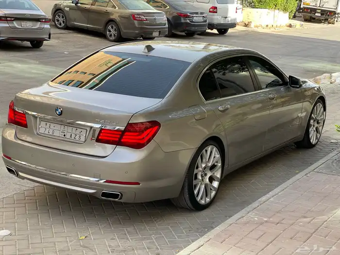 بي ام مواصفات خاصه 740 2014 20