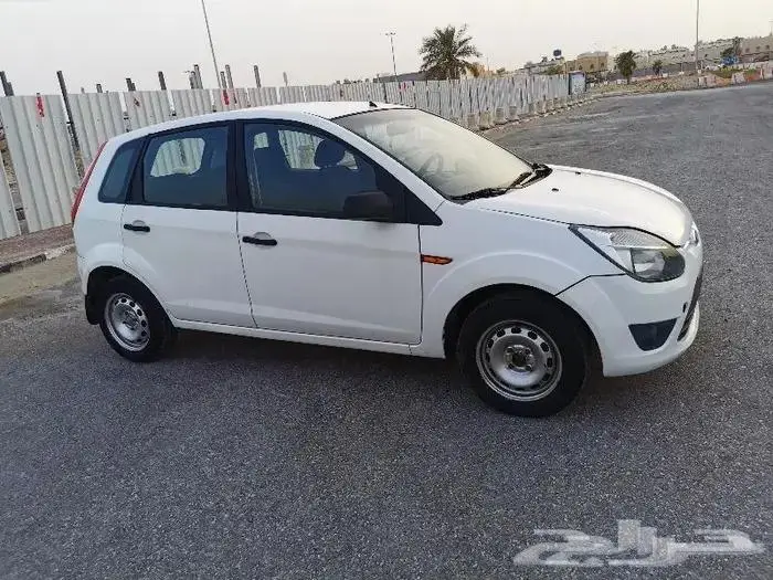 للبيع فورد فيجو جير عادي موديل 22012 4