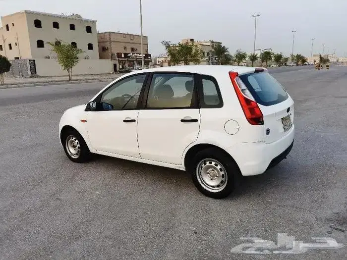 للبيع فورد فيجو جير عادي موديل 22012 6