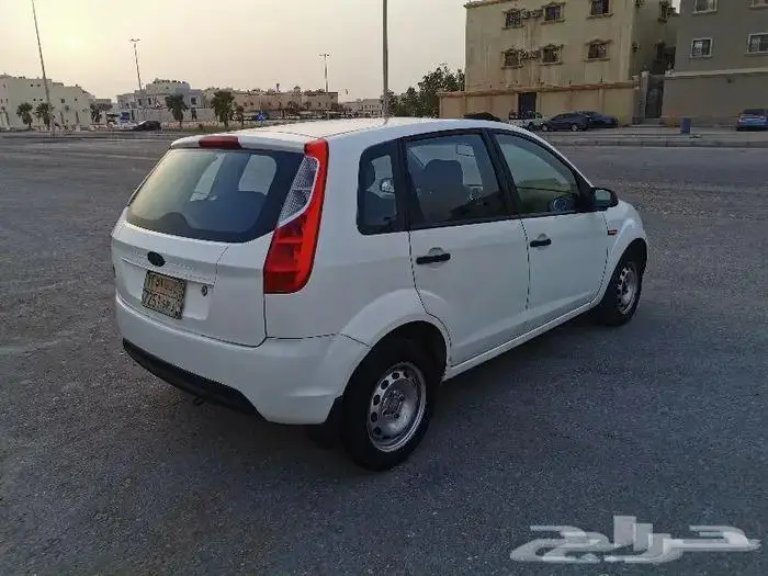 للبيع فورد فيجو جير عادي موديل 22012 10