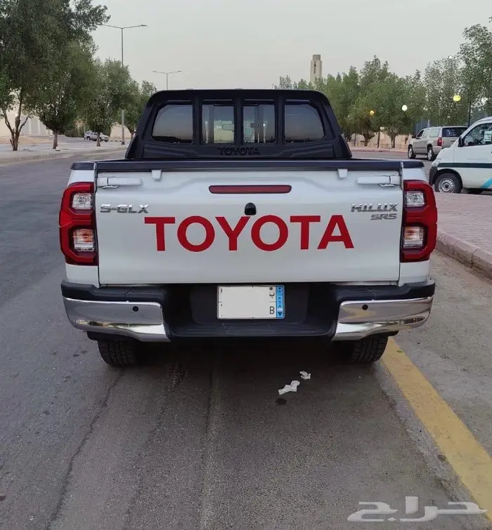هايلوكس 2023 بنزين دبل فل تم البيع 7
