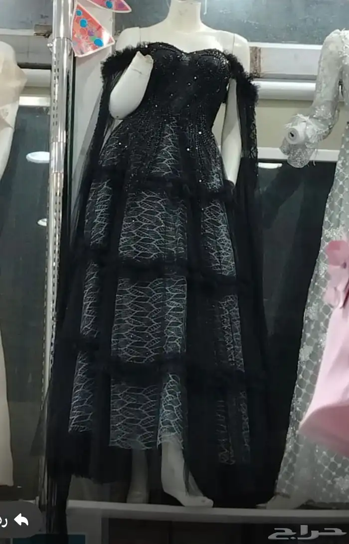فساتين سهرة للبيع الون الاسود يوجد 2 مقاس ميديم200 ريال 1