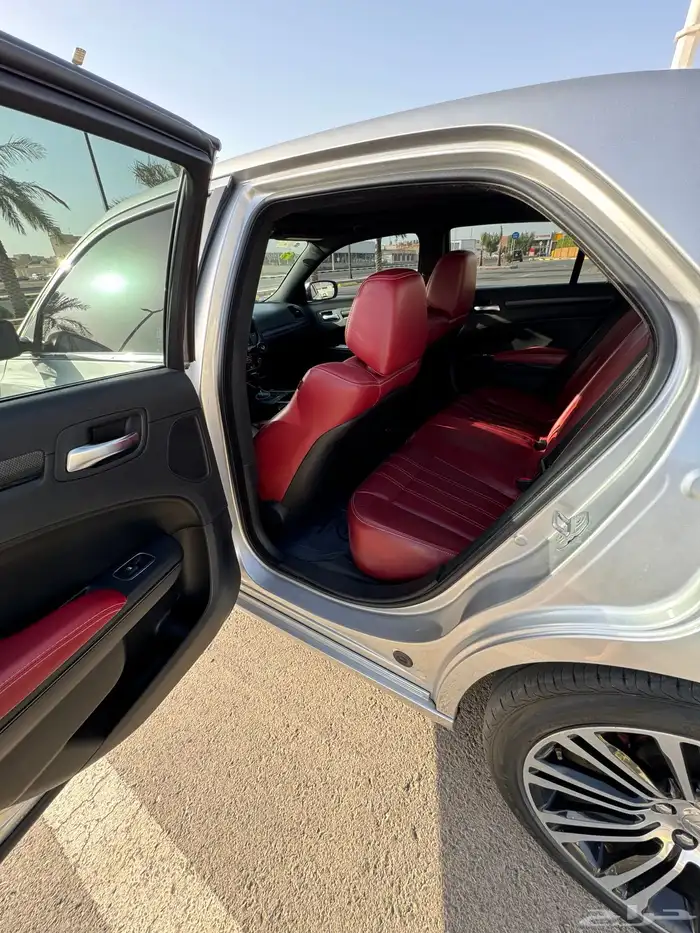 v8 كرايزلر 2012 ( فئة s300 ) 7