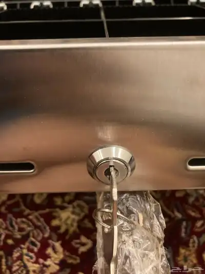صندوق كاشير مع مفاتيح حديد كامل وقوي جدا  وقديم 4