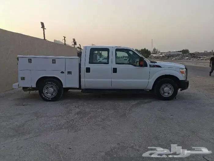 للبيع فورد F350 موديل 2013 ماشي قليل 7