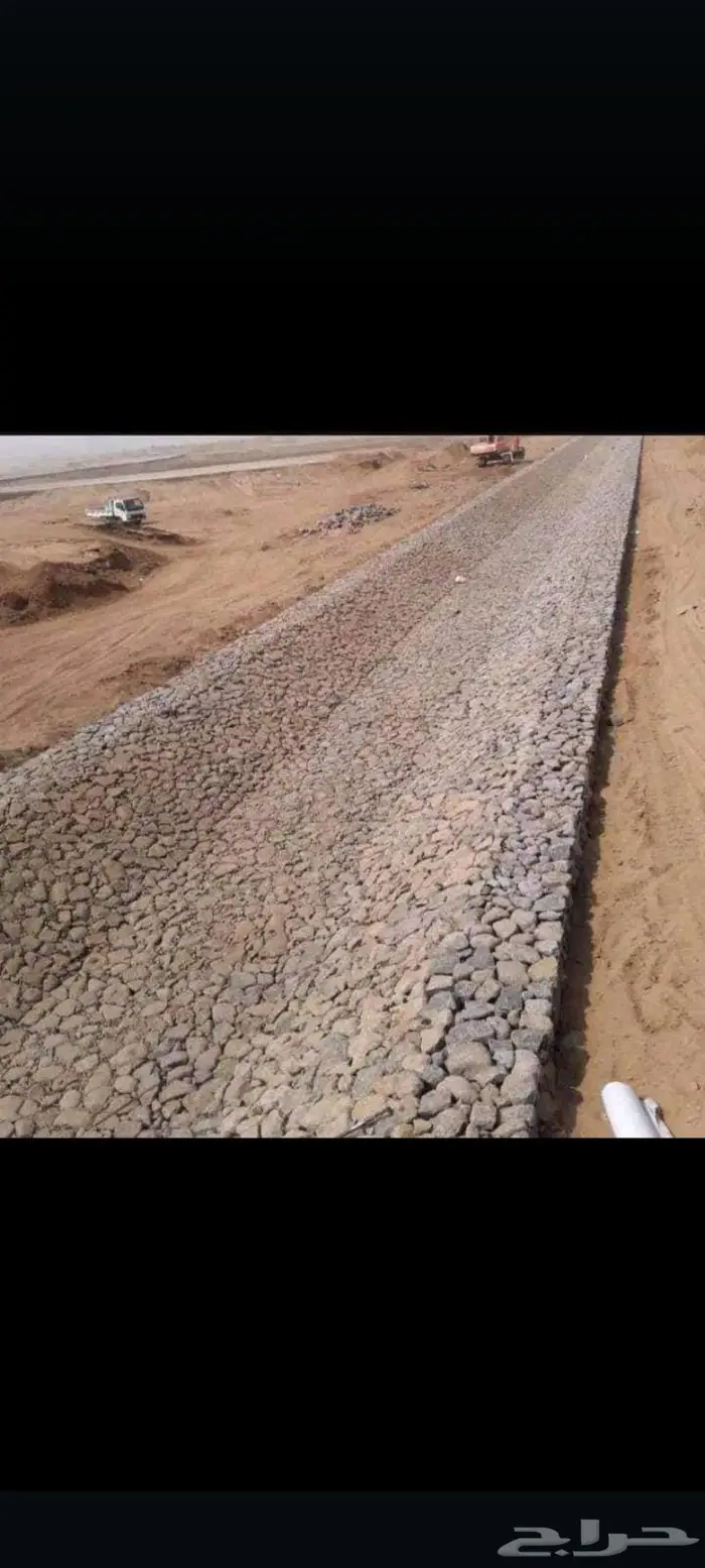 بوكلين و قلاب ل بناءحجر بجميع انواعة وقص وردم الأراضي وطر 3