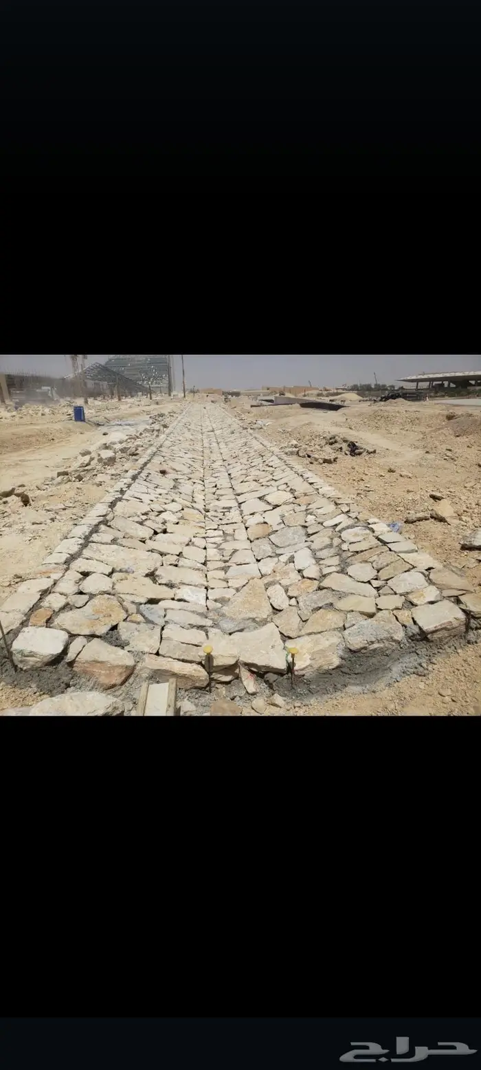 بوكلين و قلاب ل بناءحجر بجميع انواعة وقص وردم الأراضي وطر 2