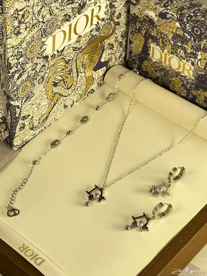 اكسسوارات ماركات هاي كوالتي درجة اولى ضمان لون سنة 24