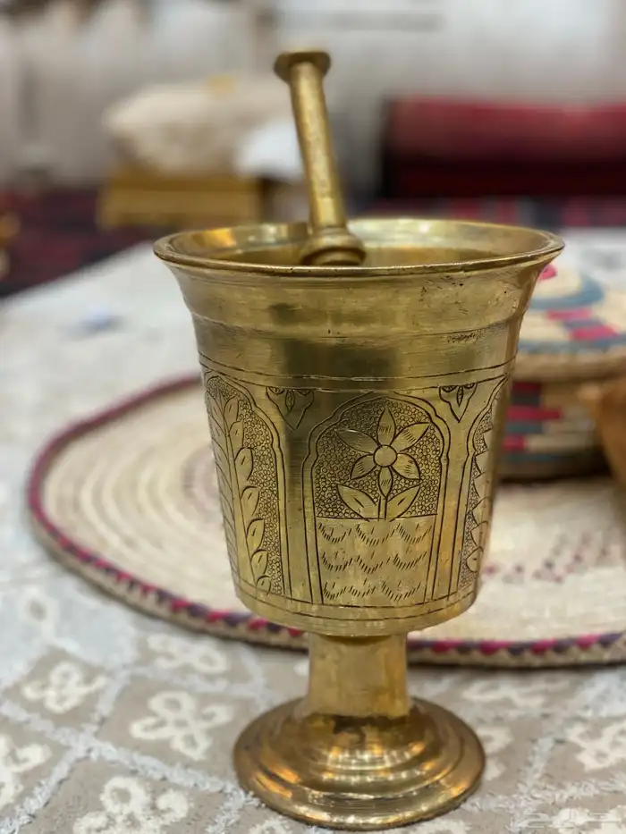 للبيع نجر جوبراني كبير منقوش السعر 1200 0