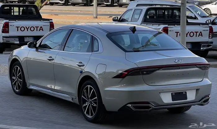 هونداي ازيرا 2023 13