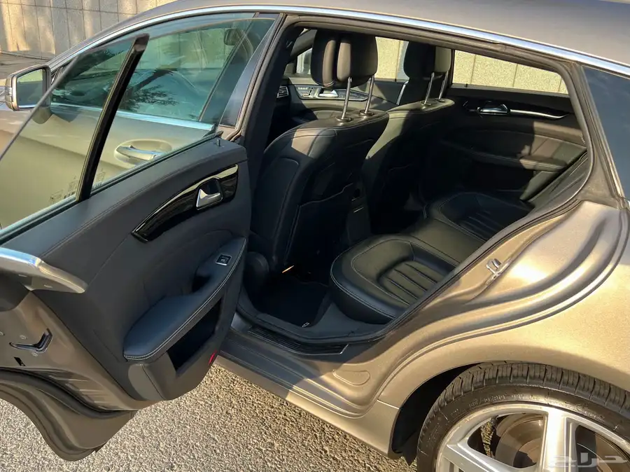 مرسيدس CLS500 مخزن اصدار خاص ونادر ( تم البيع ) 63