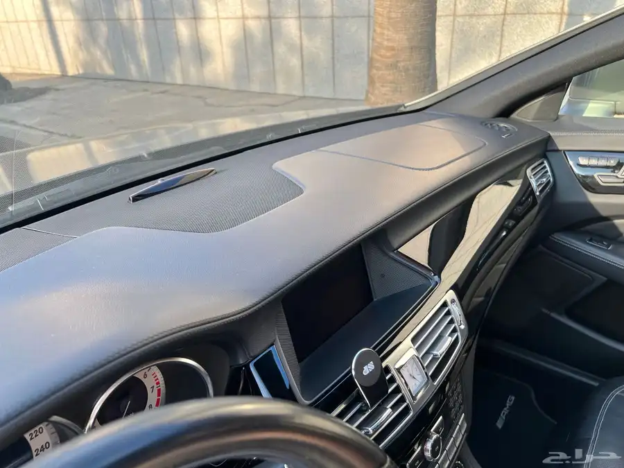 مرسيدس CLS500 مخزن اصدار خاص ونادر ( تم البيع ) 36