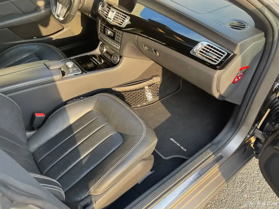 مرسيدس CLS500 مخزن اصدار خاص ونادر ( تم البيع ) 49