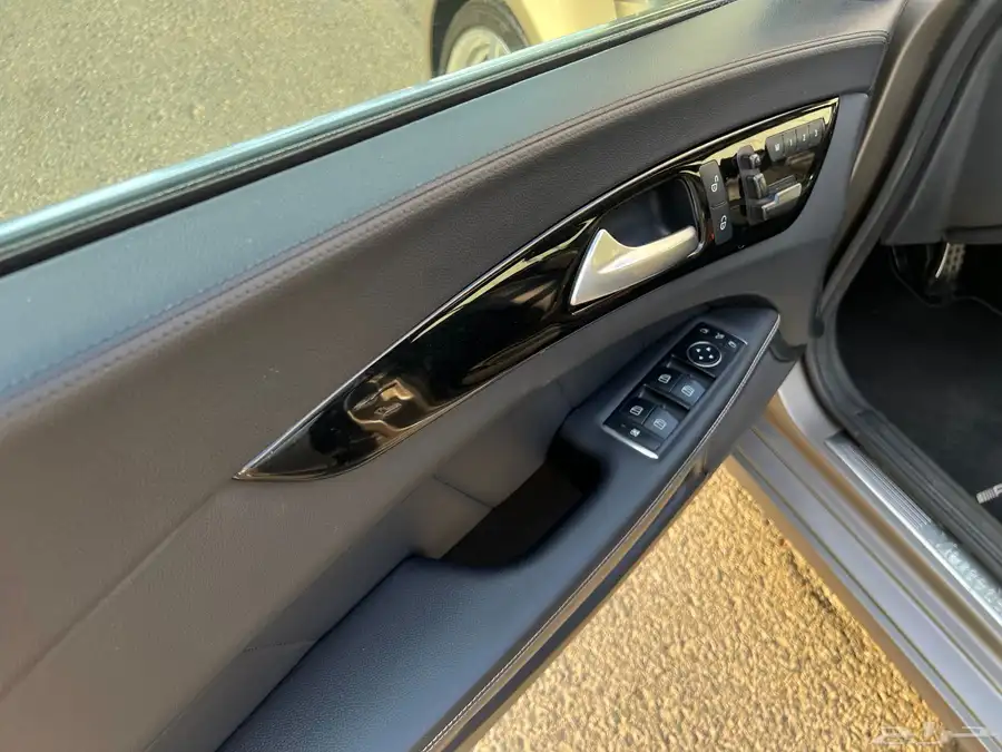 مرسيدس CLS500 مخزن اصدار خاص ونادر ( تم البيع ) 24