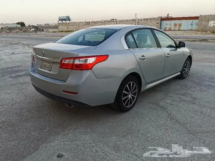 للبيع رينو سافران 4 سلندر موديل 2012 4