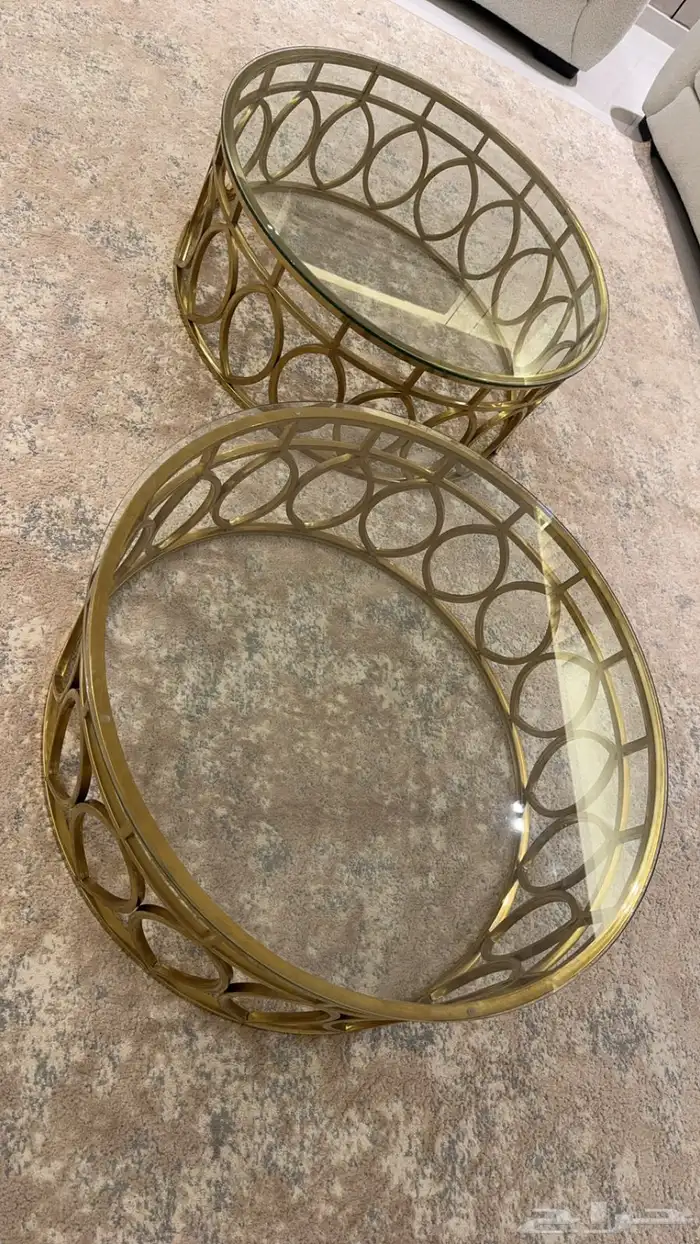 طاولات تقديم من هوم سنتر شبه جديده 0