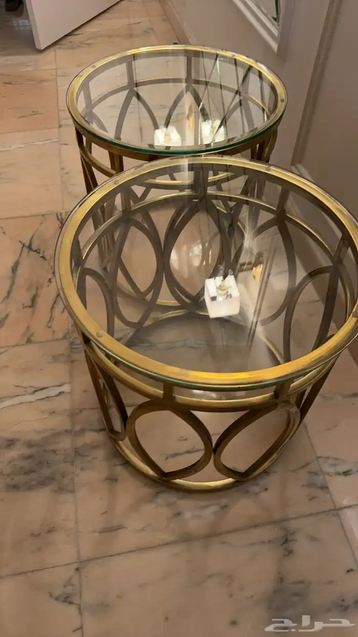 طاولات تقديم من هوم سنتر شبه جديده 1