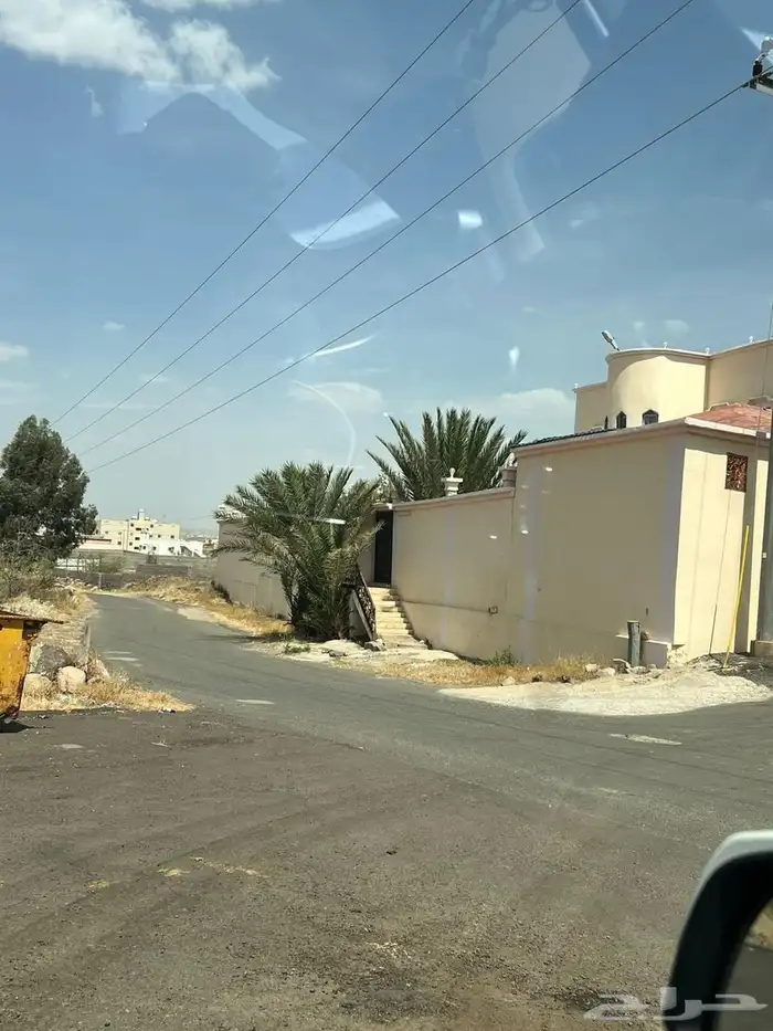 عماره دور وشقتين خلف شركه الغاز 1700م .للبيع مليون و600 الف 1