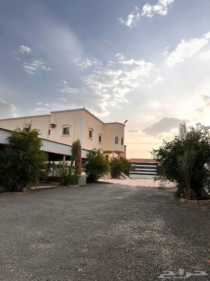 عماره دور وشقتين خلف شركه الغاز 1700م .للبيع مليون و600 الف 0