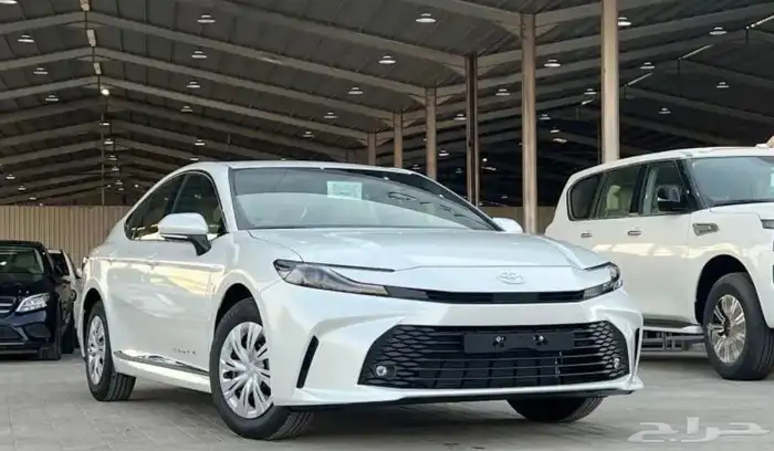 تويوتا كامري 2025 تيتانيوم . ابيض لؤلؤي ستاندر E 0