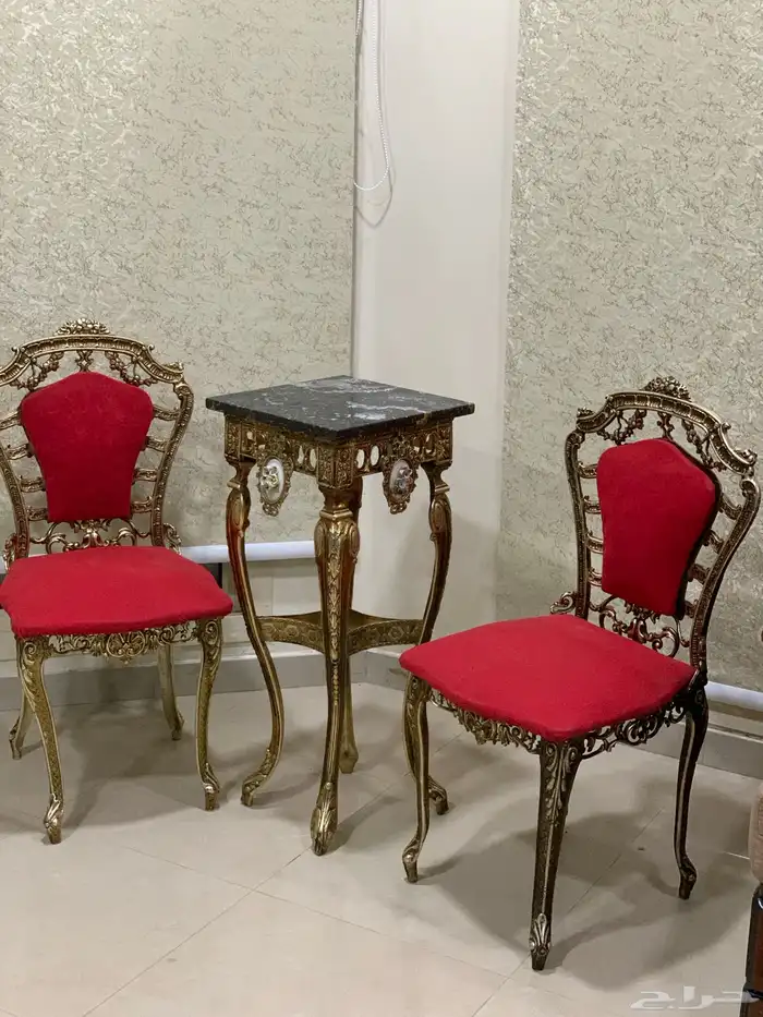 كراسي مع طاولة انتيكه 1