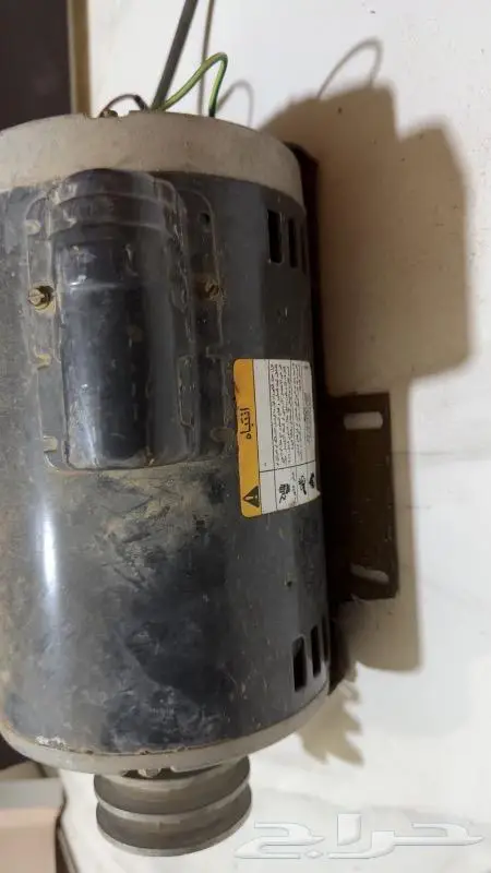 للبيع مجموعة اغراض ( باب-ماطور هواء-دينمو) 4