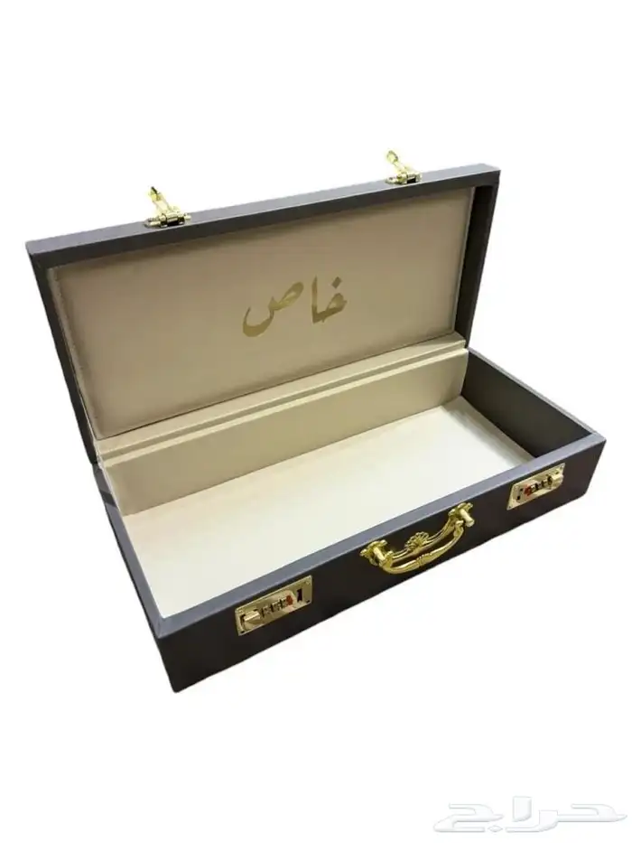 علبة جلد متعددة الألوان سيفين ونخلة من النصف الكيلوه الي 2ك 10