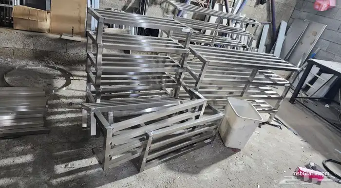 معلم تركيب ماصورة ومداخن وتفصيل طاولات 48