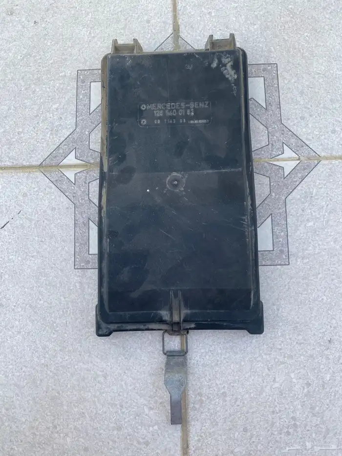 غطاء علبة الفيوز مرسيدس W126 0