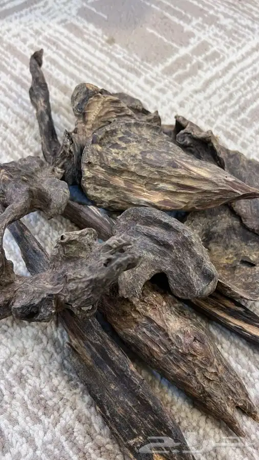 عود فاخر طبيعي دبل سوبر كسر مباخر بسعر الجمله 4