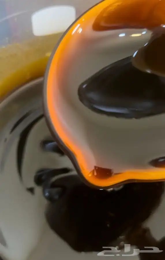عسل شوكة أحمر من منحلي الخاص وتوجد كميات كبيره متوفره 1