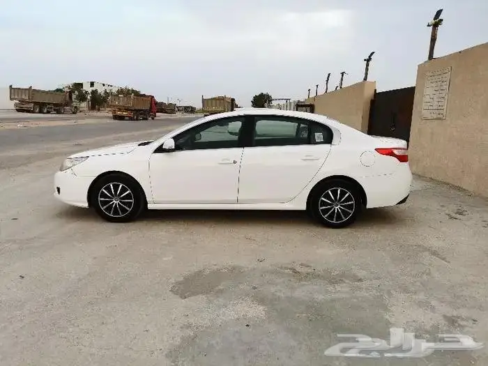 للبيع رينو سافران 4 سلندر موديل 2012 3