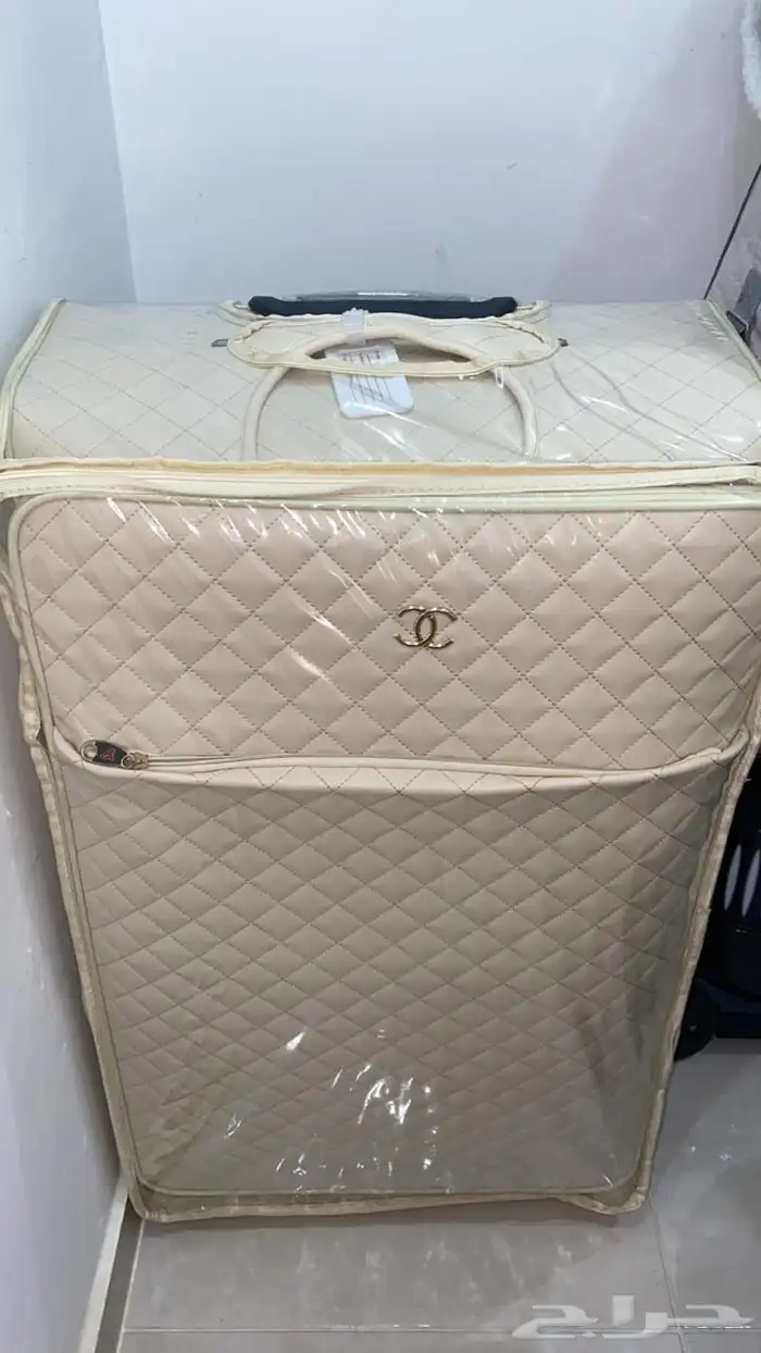 شنط جديده ماركه شانيل لون بيج الطايف 0