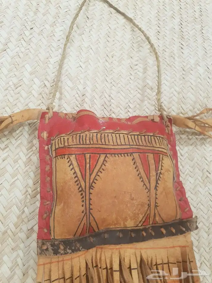 وعاء جلدي أثري في بيشة 0