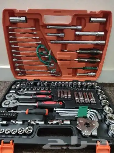 دريلات ومعدات صناعية عدد ومفكات يدوية 39