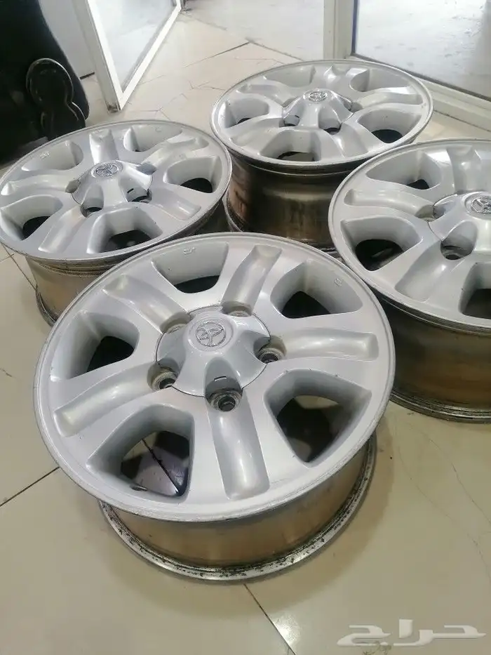 جنوط فكسار 2004 اصلي بلد مقاس 17 ختم تويوتا 5