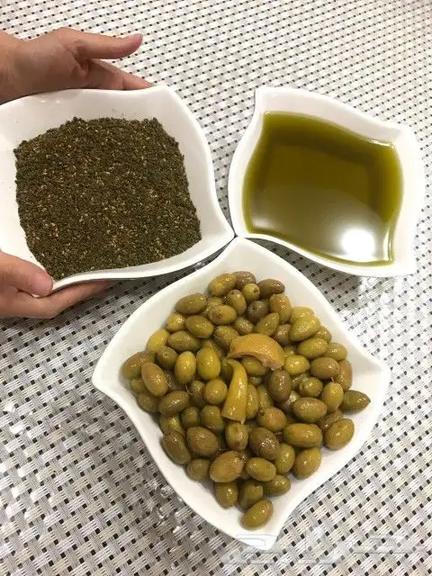 زيت زيتون فلسطيني معصور على البارد جديد الموسم لكل المناطق 20