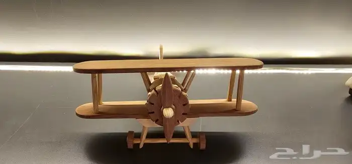 مجسم طائره خشبيه 1
