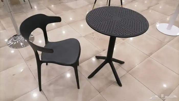 4 كراسي وطاوله فايبر 0