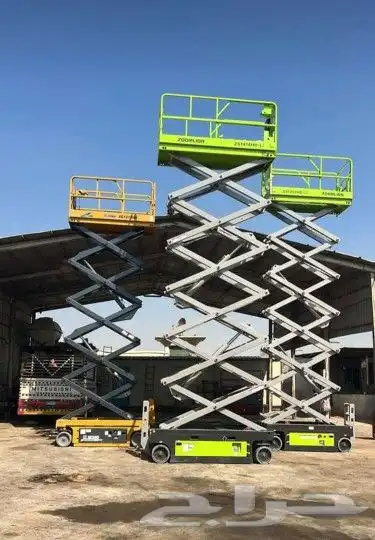 سقالات كهربائية للإيجار اليومي والشهري scissor lift for rent 0