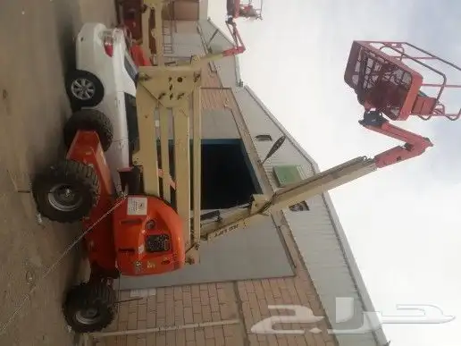 سقالات كهربائية للإيجار اليومي والشهري scissor lift for rent 4