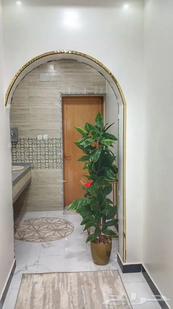 ديكور زوايا تجميليه استيل منها الذهبى والفضى والفوم بأشكال 2