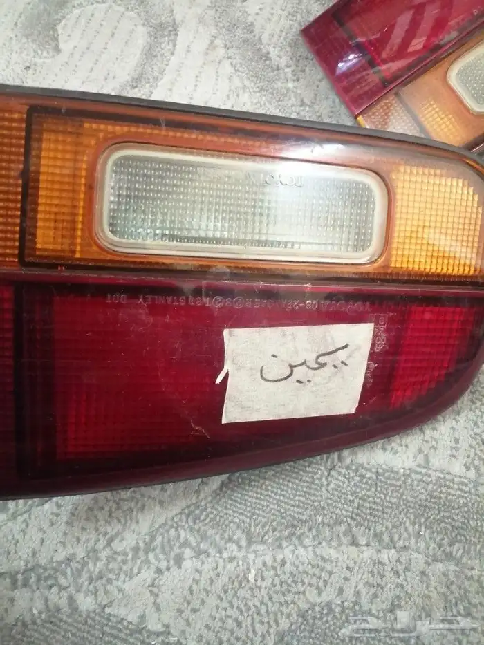 اسطب كامري 97 خلفي اصلي على باب الشنطة 3